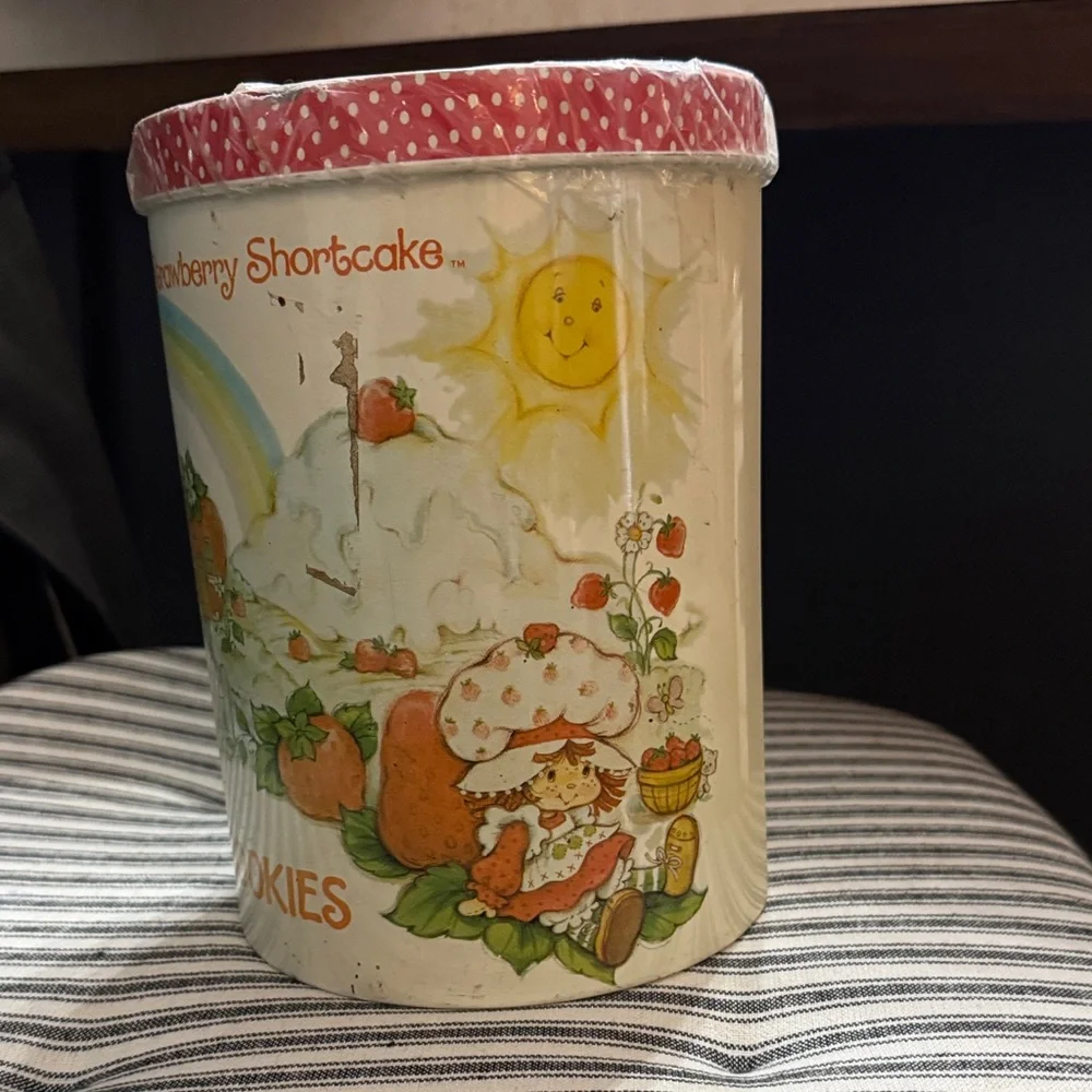 Vintage Strawberry Shortcake Cookie Tin